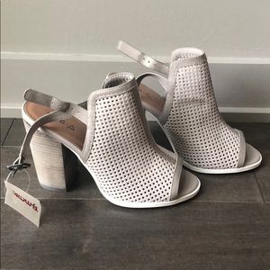 KDB heeled grey sandals